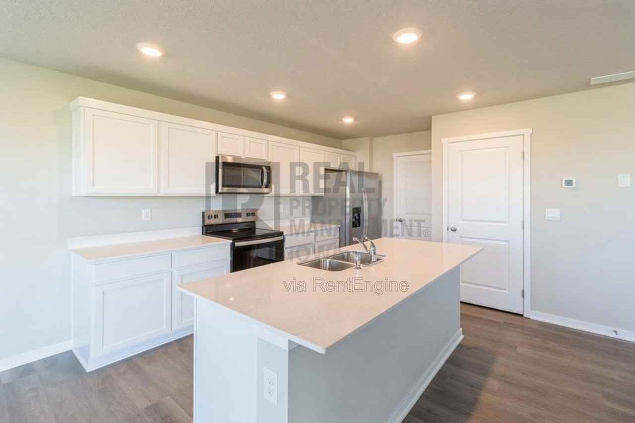 1177 Nw Williamsburg Ln - Photo 5 of 16