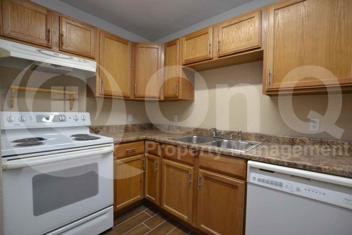 2824 W Louise Dr #B - Photo 2 of 8