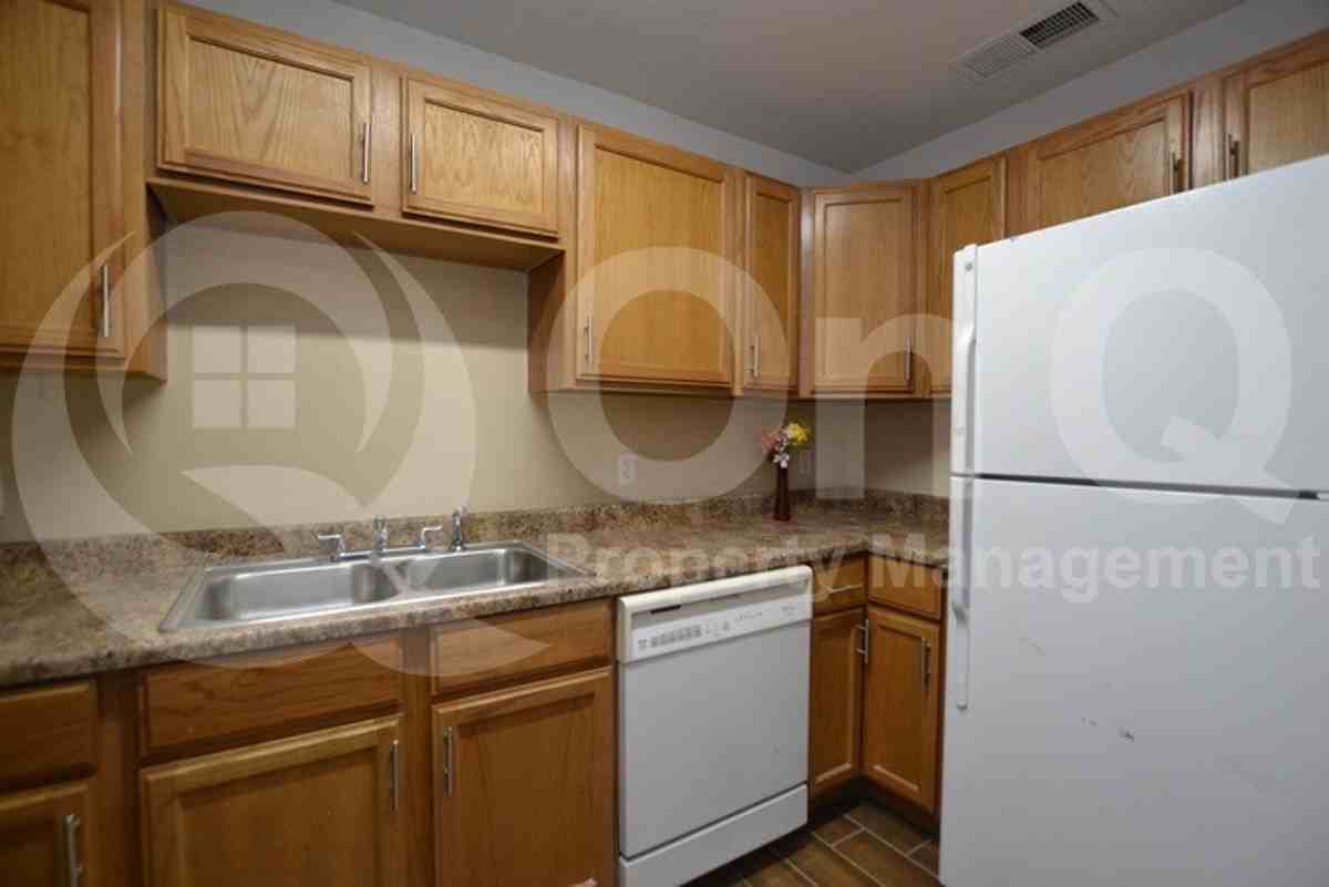 2824 W Louise Dr #B - Photo 3 of 8