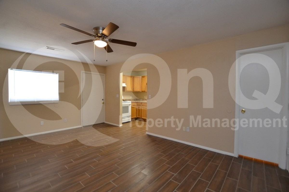 2824 W Louise Dr #B - Photo 4 of 8
