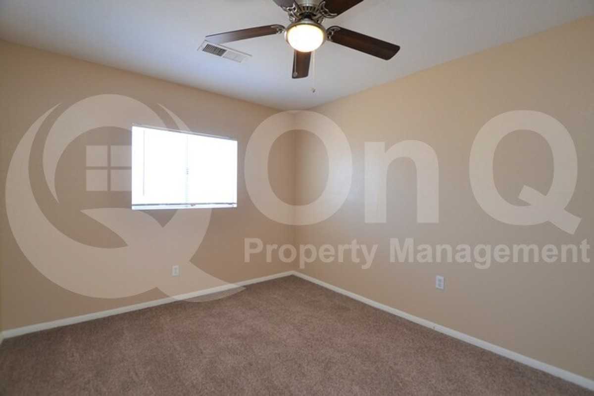 2824 W Louise Dr #B - Photo 5 of 8