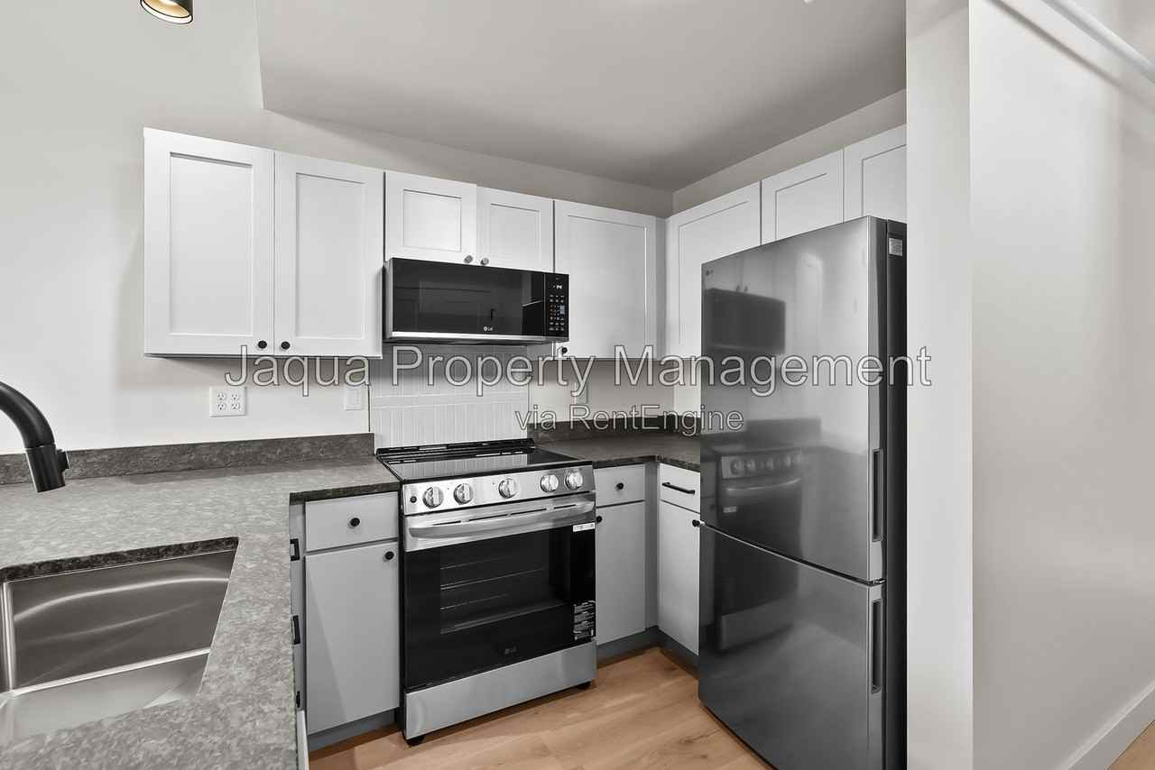 266 E Michigan Ave #401 - Photo 2 of 14
