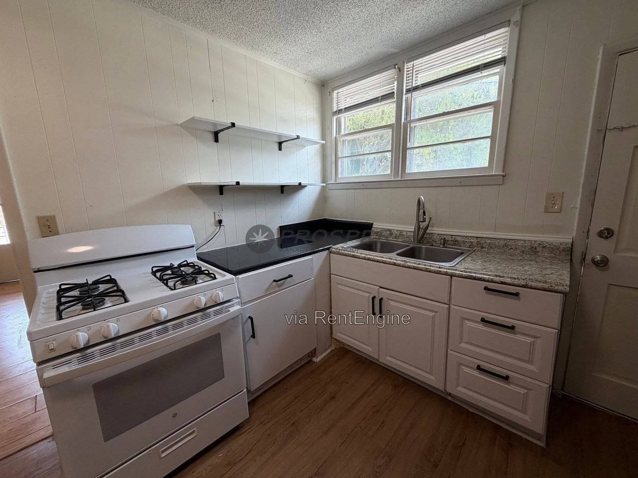 45 Drake St - Photo 6 of 19