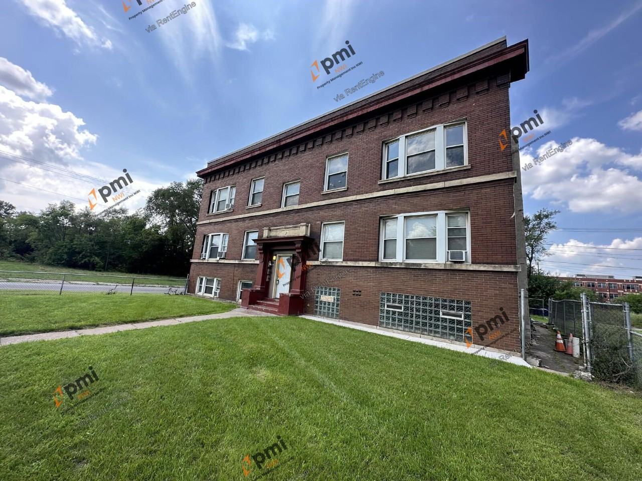 672 Connecticut St #2N - Photo 2 of 19