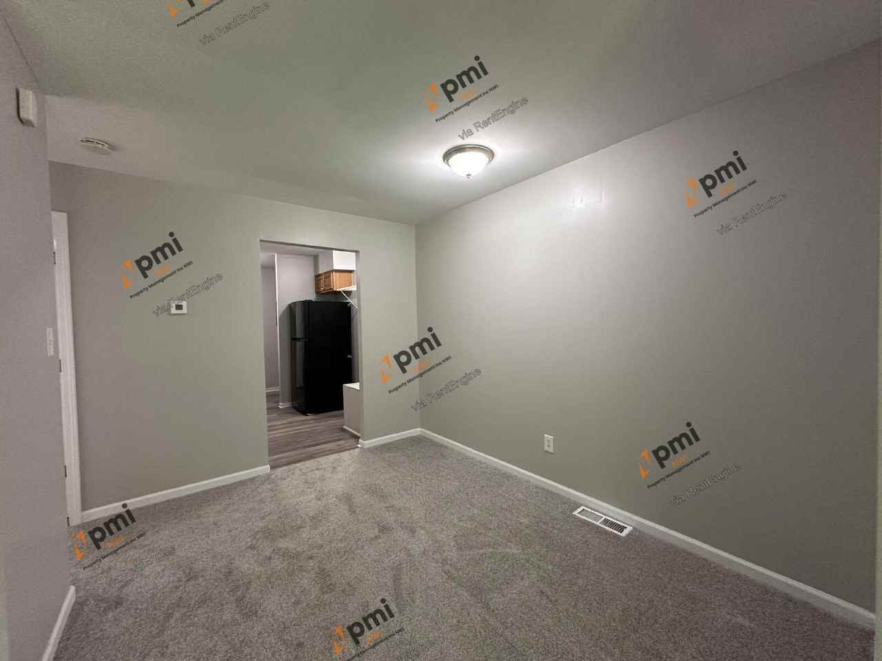 5931 Jefferson St - Photo 6 of 12