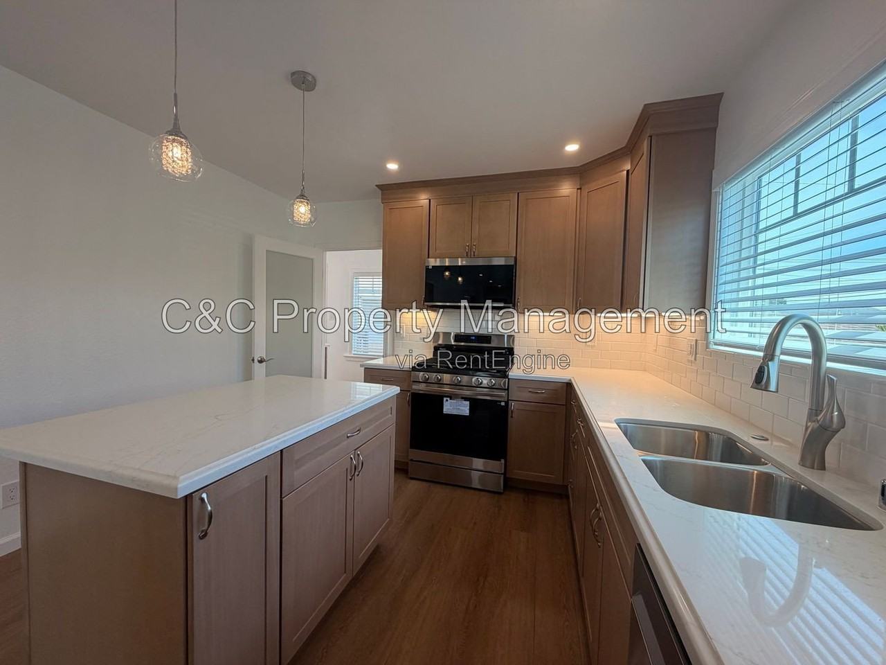 595 Pearl St - Photo 5 of 29