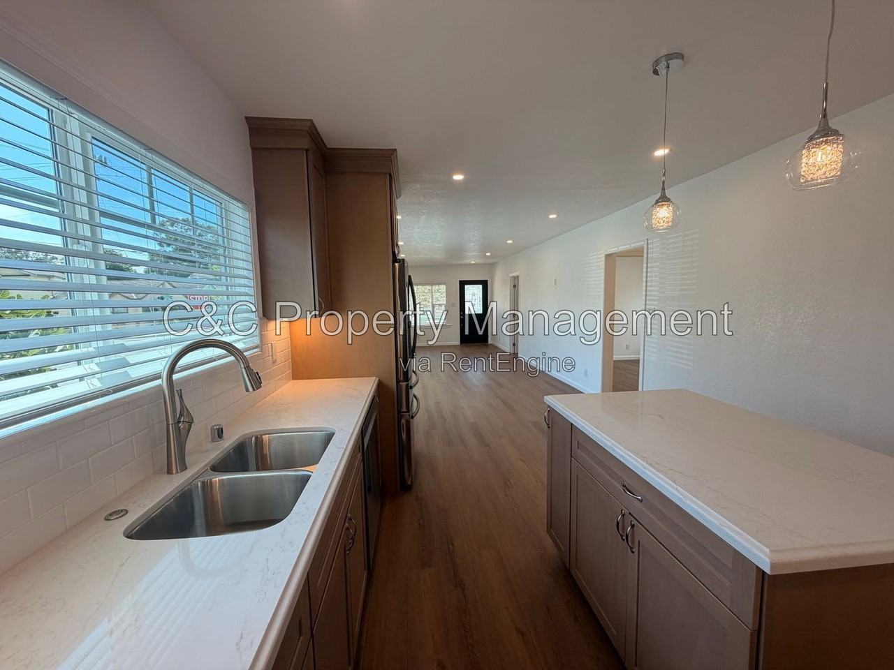 595 Pearl St - Photo 6 of 29