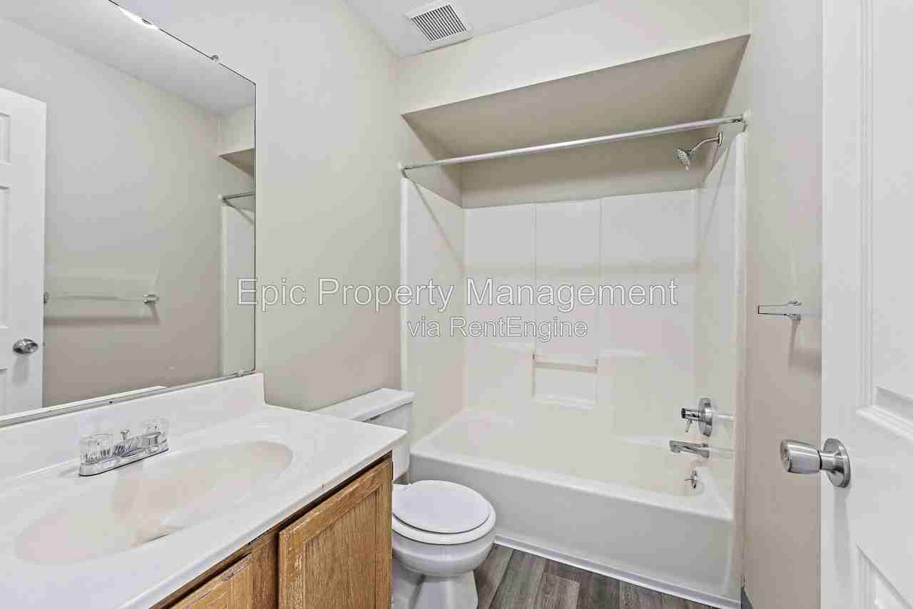 2700 6th St #304D - Photo 4 of 10