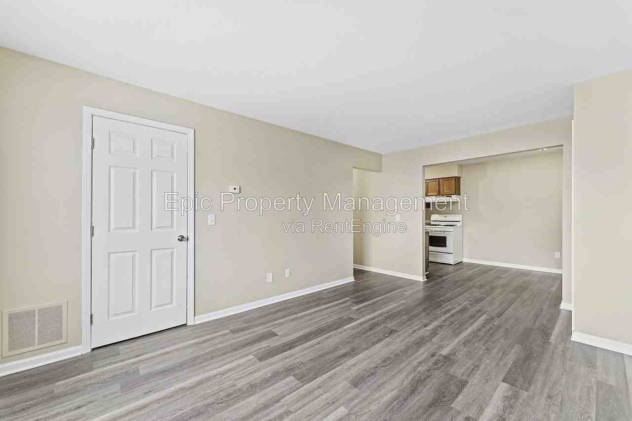 2700 6th St #304D - Photo 6 of 10