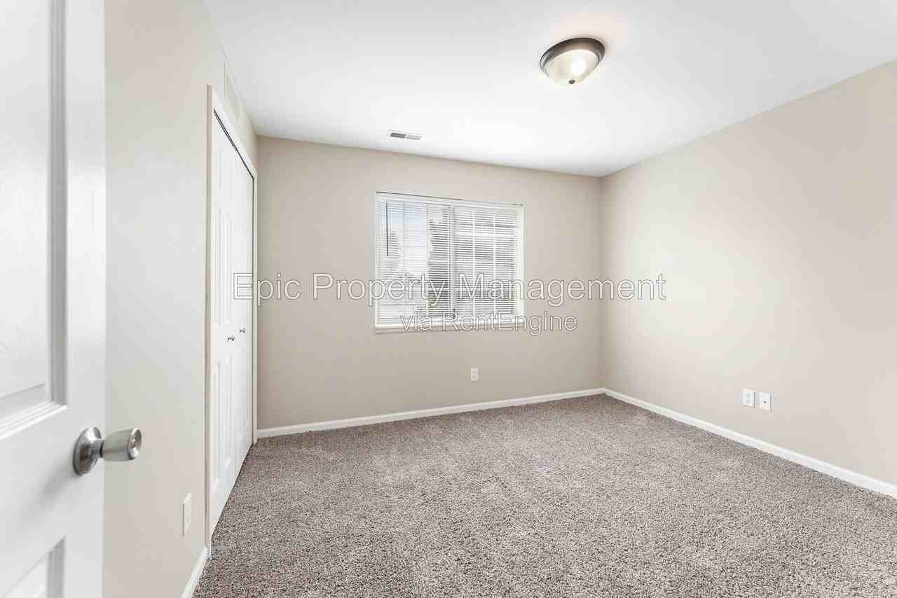 2700 6th St #304D - Photo 7 of 10