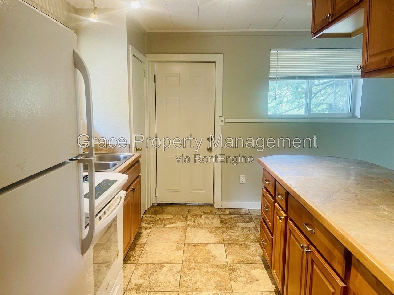 3294 Smith Hill Rd - Photo 7 of 16