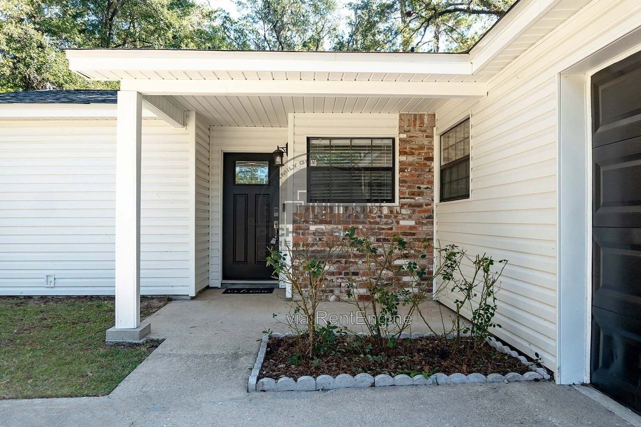 2781 Grantham Ln - Photo 2 of 25