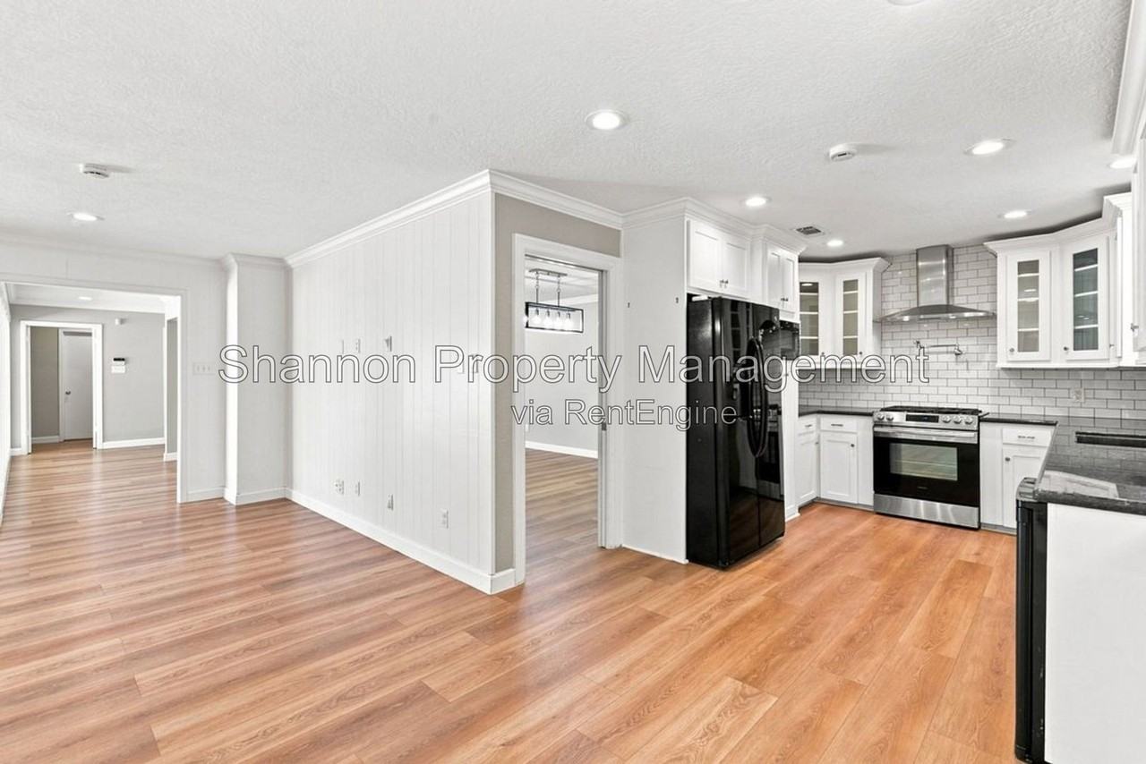 5522 Dumfries Dr - Photo 5 of 25