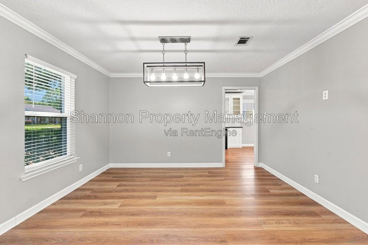 5522 Dumfries Dr - Photo 6 of 25