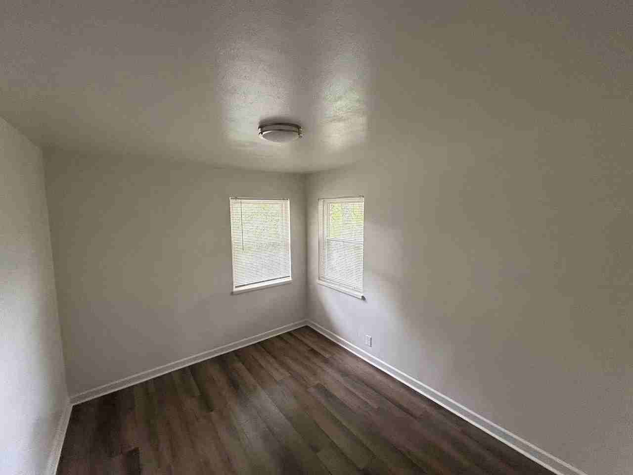 2616 Newport Ave #6 - Photo 3 of 5
