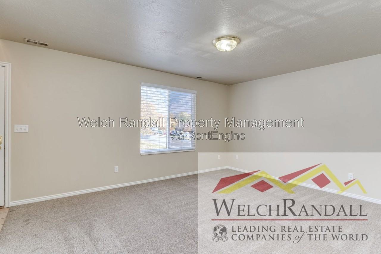 478 E 2600 N #1 - Photo 3 of 25