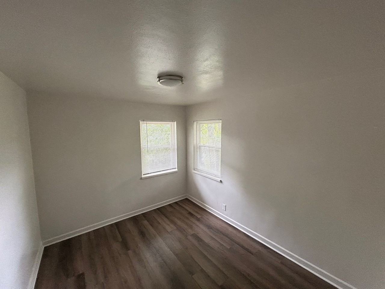 2616 Newport Ave #5 - Photo 4 of 5