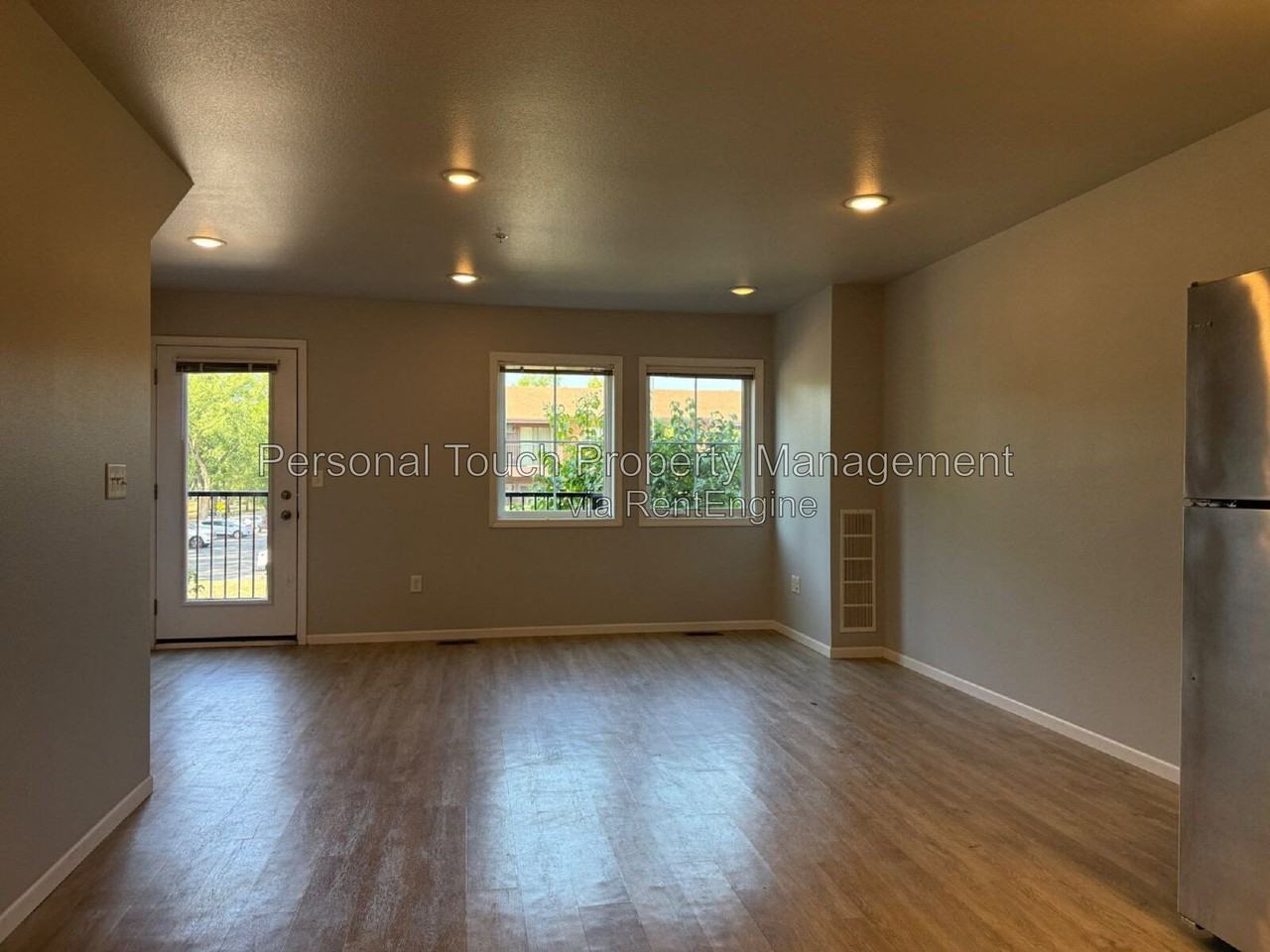 802 7th Ave S #5 - Photo 3 of 35