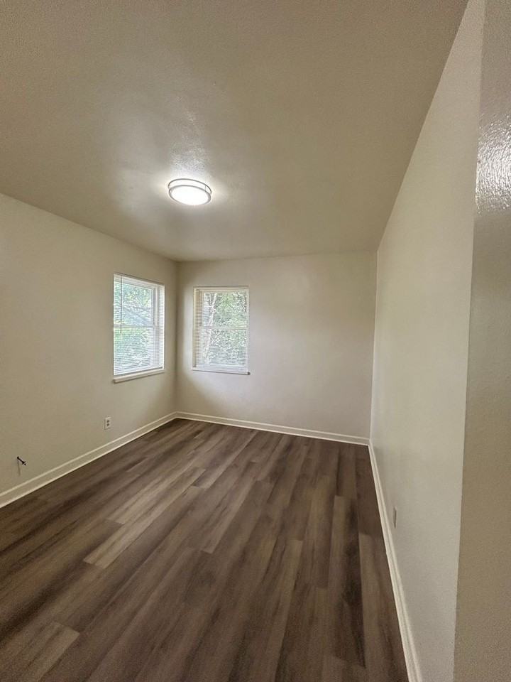 2616 Newport Ave #1 - Photo 5 of 5