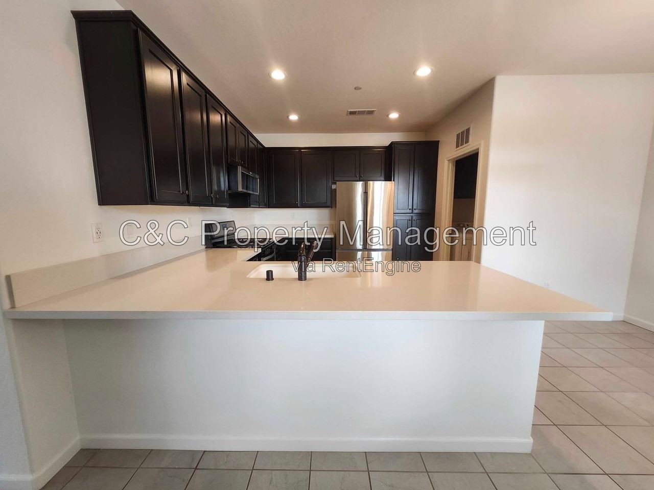3315 Manchester St - Photo 5 of 30