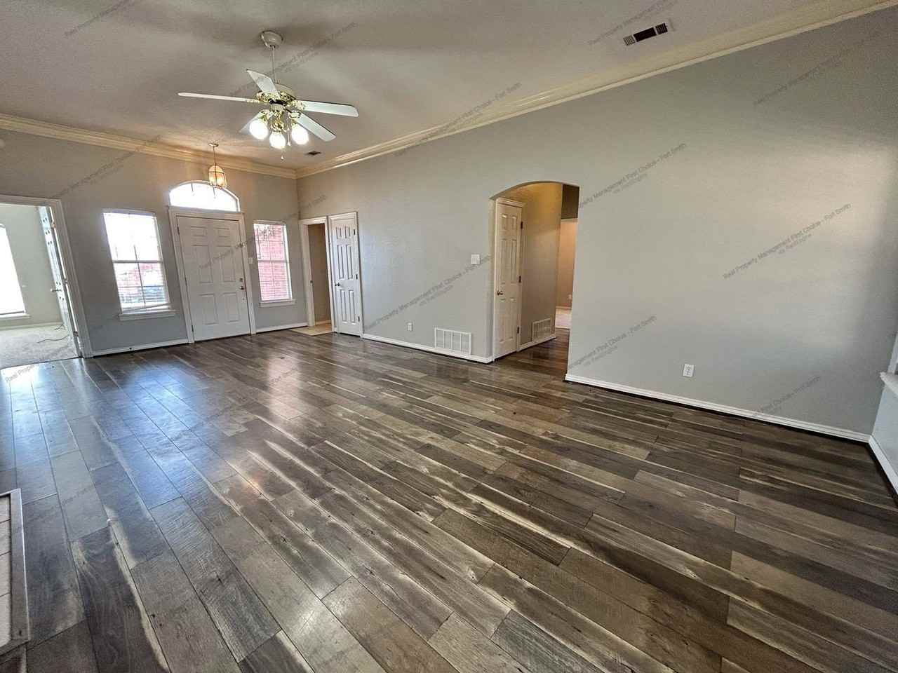312 Northridge Dr - Photo 4 of 31
