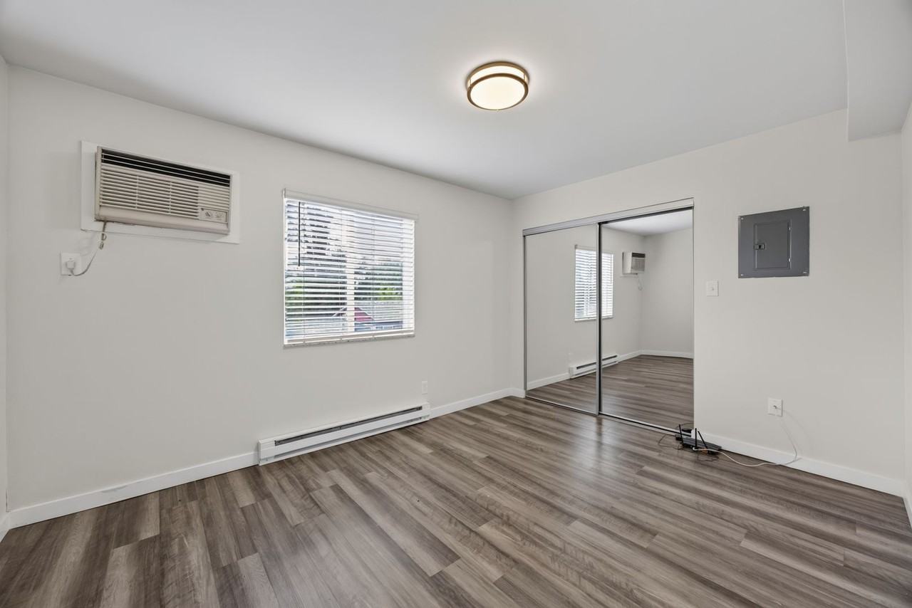 519 N Lincoln St - Photo 6 of 38