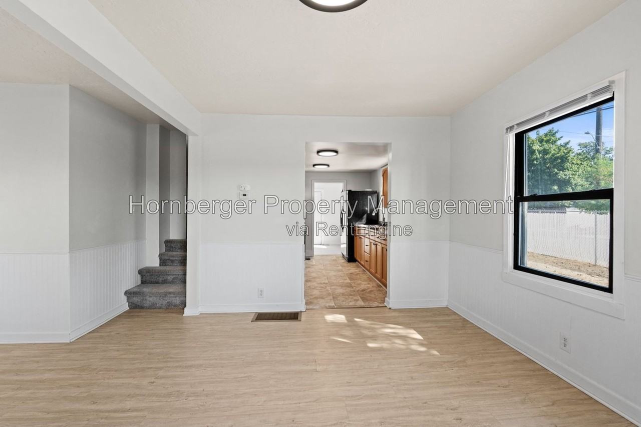 1327 E Walton Ave - Photo 6 of 35