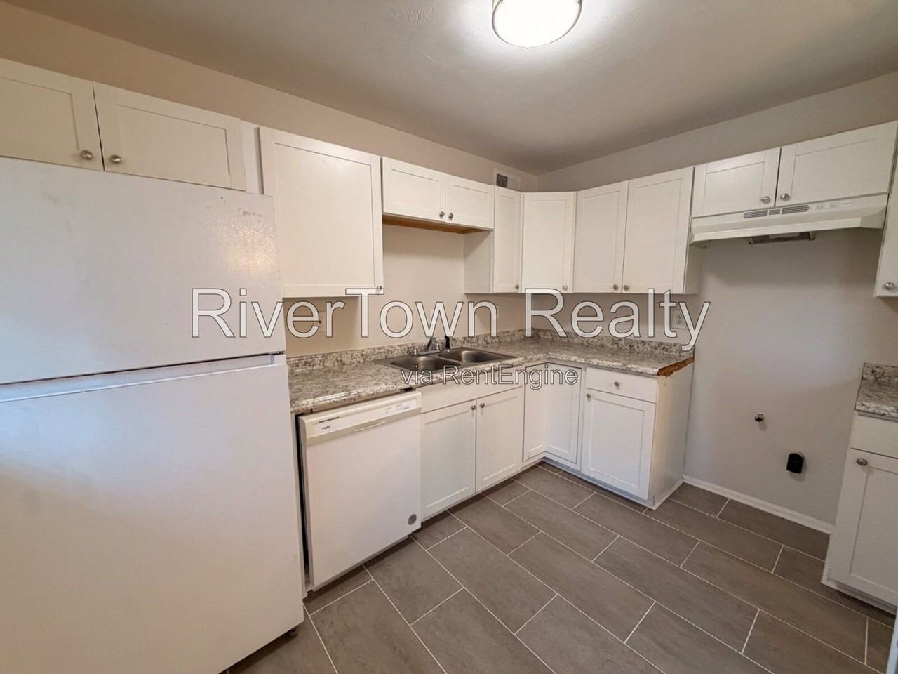 1327 Busby Ave - Photo 3 of 21