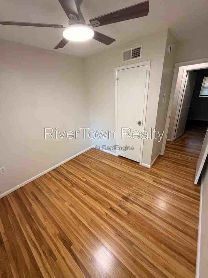 1327 Busby Ave - Photo 7 of 21