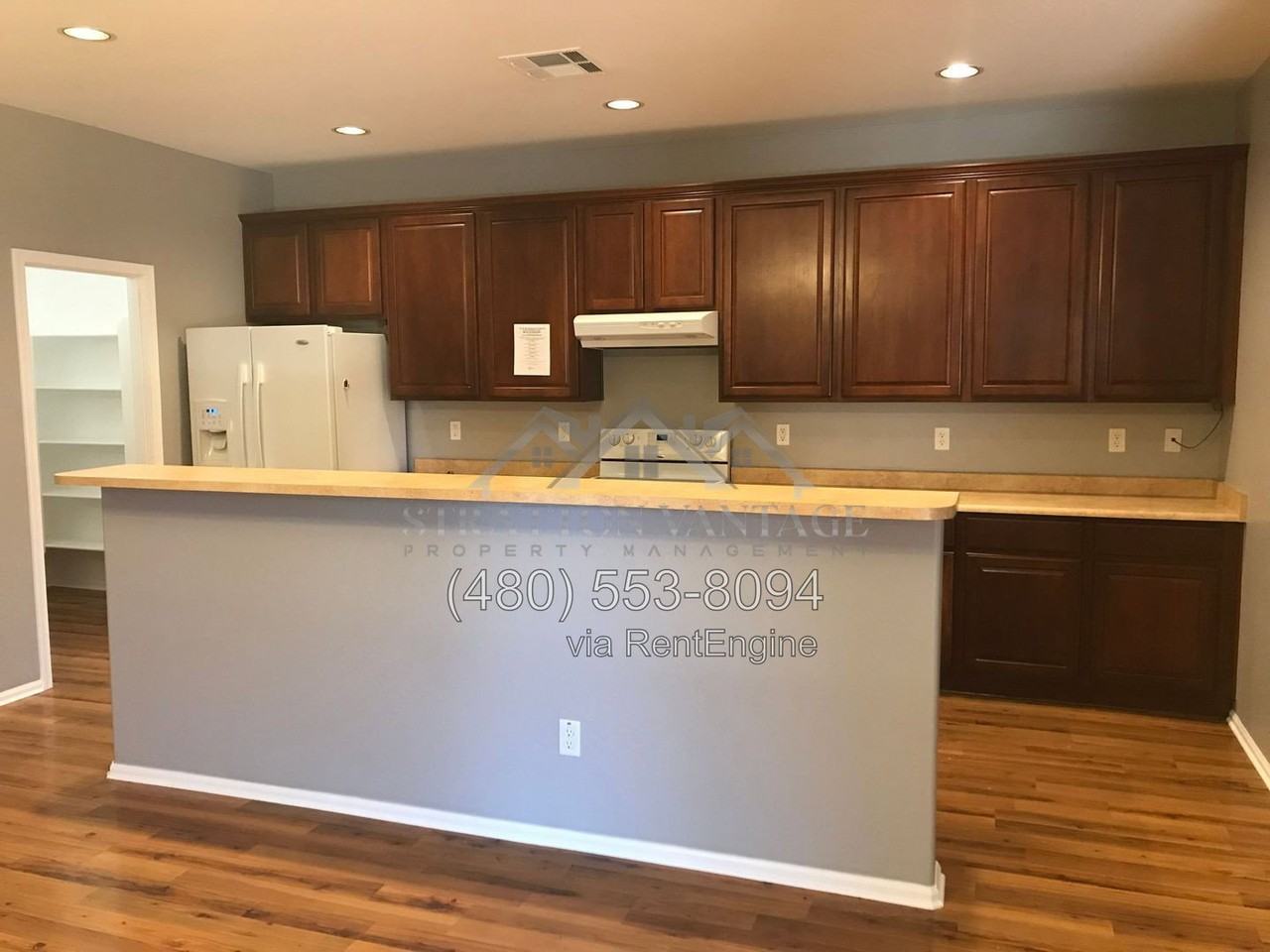1068 S Hawk Ln - Photo 2 of 16