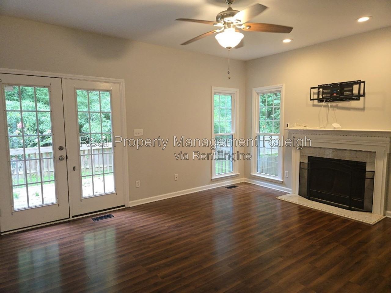 8500 Clivedon Dr - Photo 3 of 19
