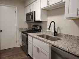 featured image of 1004 Sandlin Pl #F