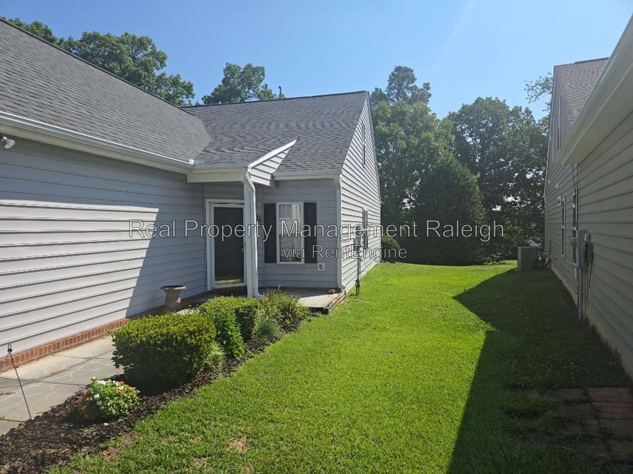 2152 Castle Pines Dr - Photo 2 of 21