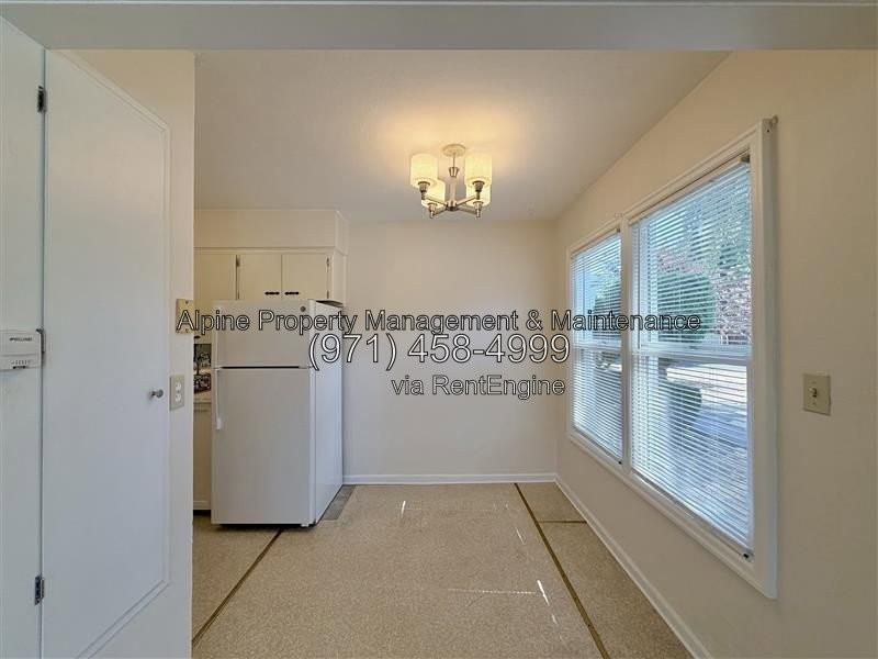 1017 Ne Birchwood Dr - Photo 5 of 22