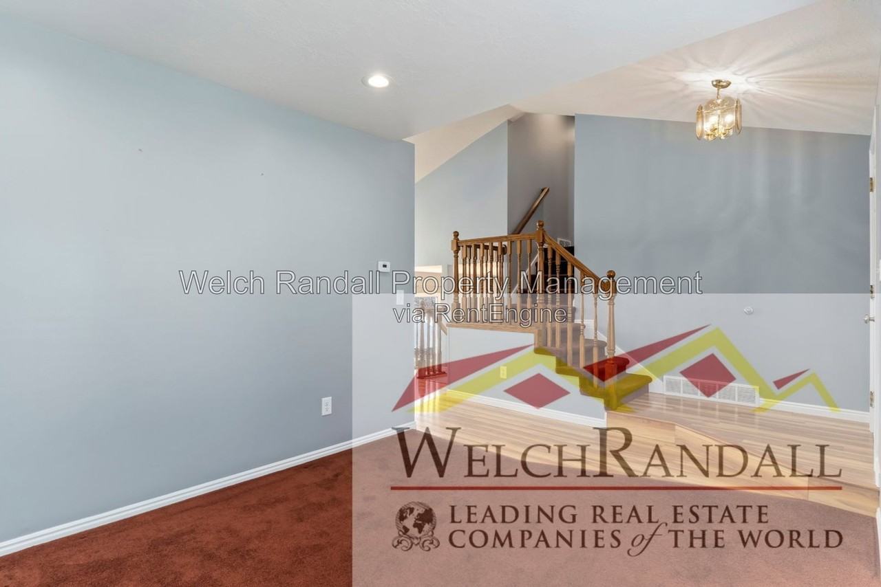 958 E Meadow Way Dr - Photo 4 of 25