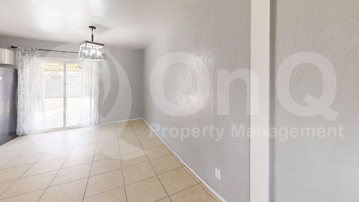 14608 N 54th Ave - Photo 4 of 24