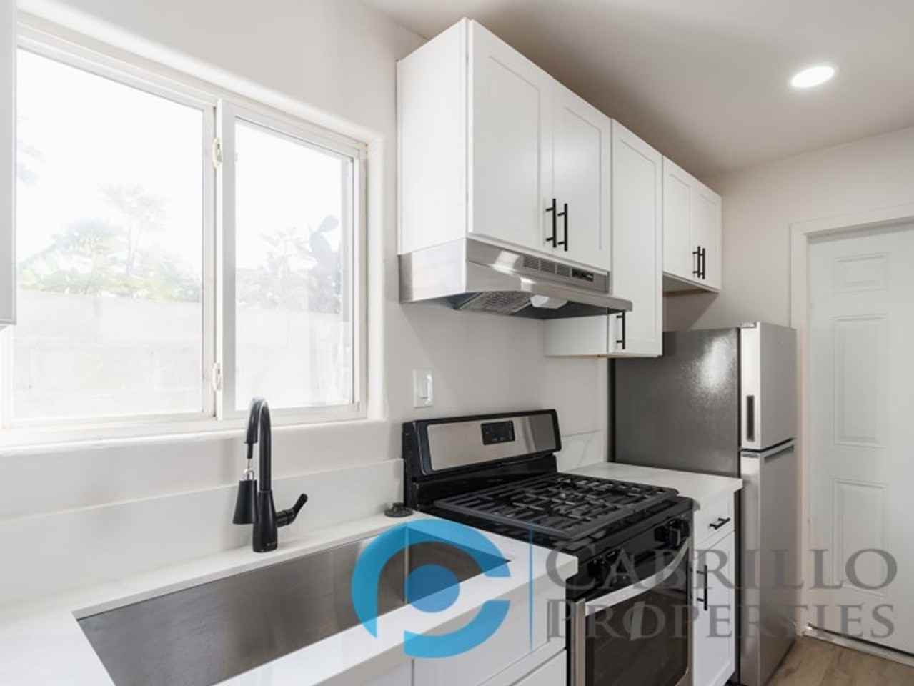 138 5th Ave #B - Photo 6 of 13