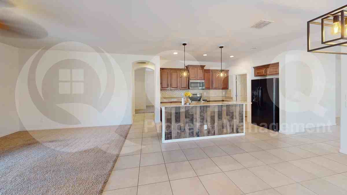 802 W Witt Ave - Photo 6 of 38