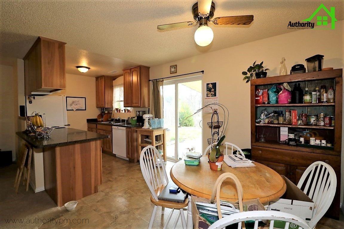 1156 Jaxon Way - Photo 6 of 14
