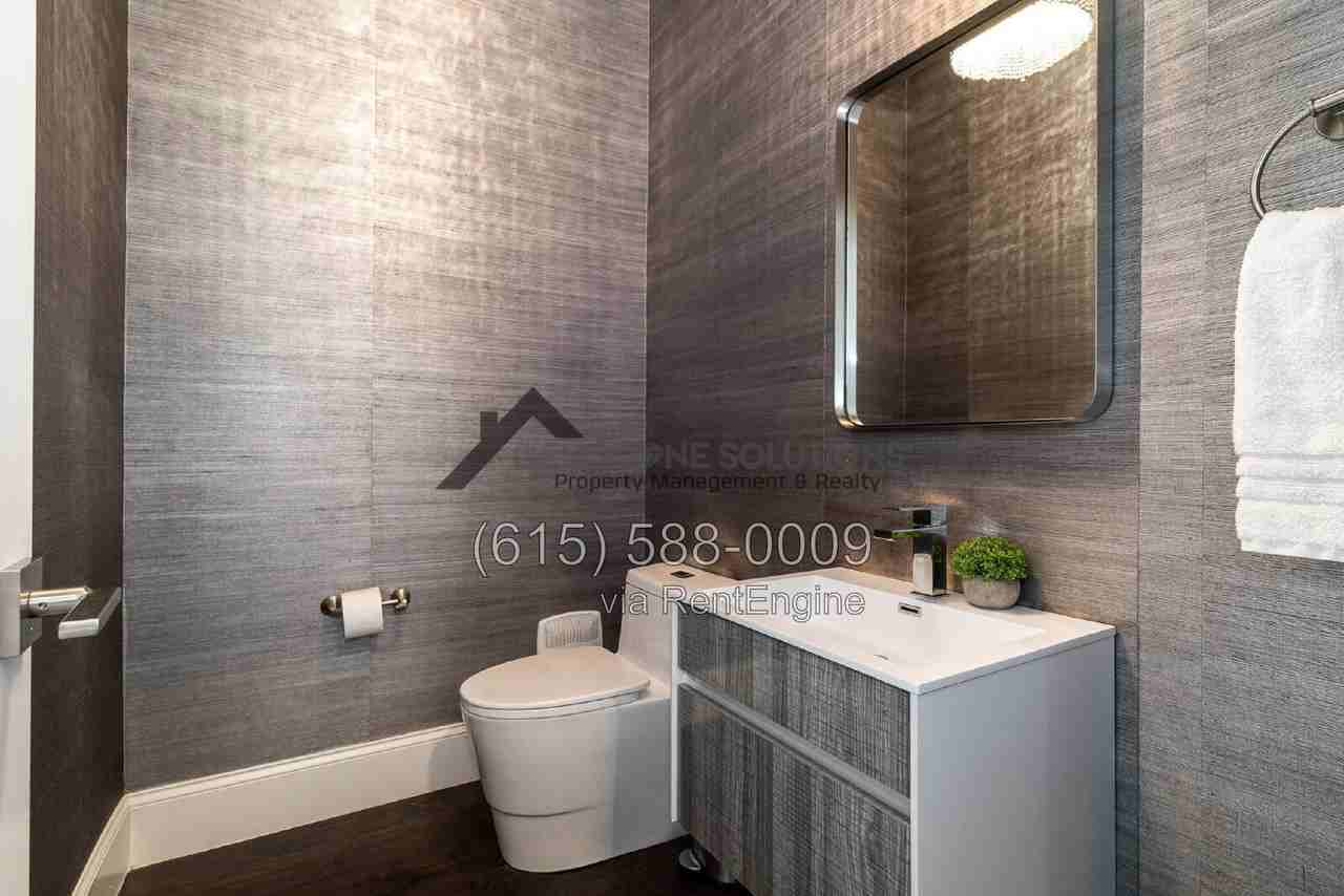 6343 Wildwood Dr - Photo 6 of 31