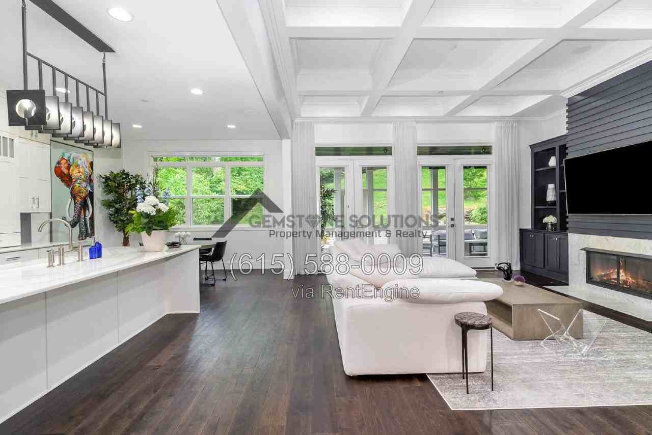 6343 Wildwood Dr - Photo 7 of 31