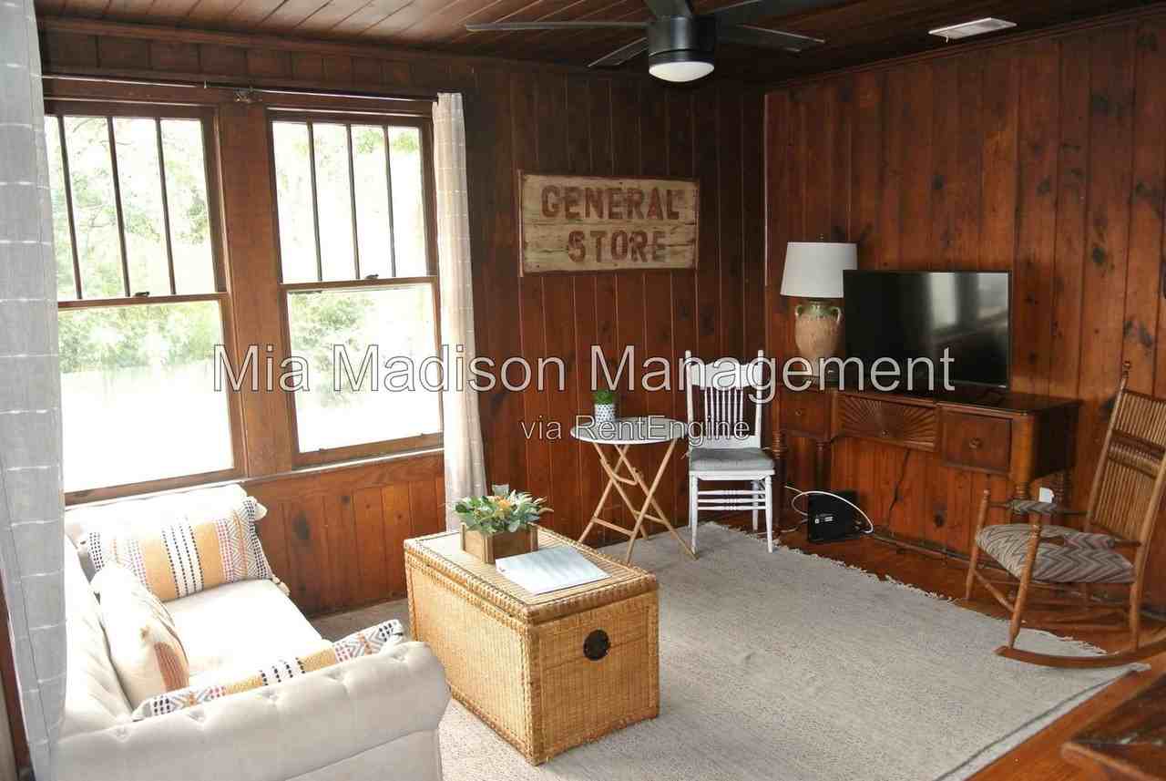 1321 E 38th St - Photo 4 of 18
