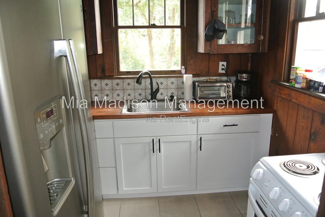 1321 E 38th St - Photo 7 of 18