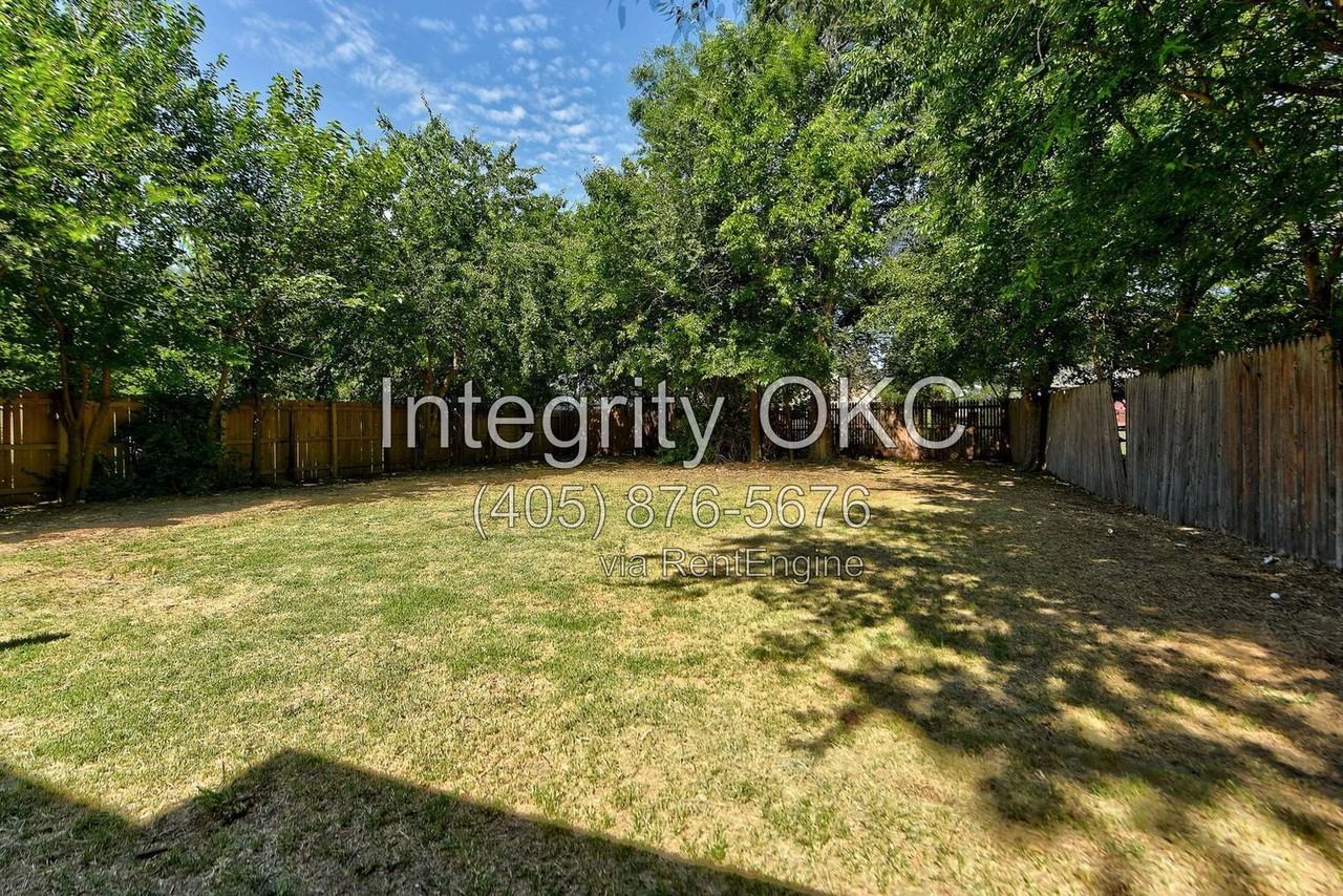 2321 Mccracken Dr - Photo 2 of 34