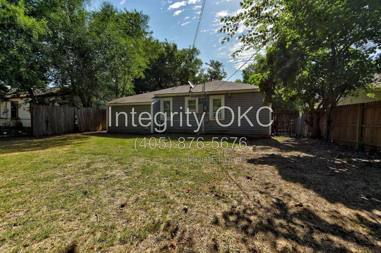 2321 Mccracken Dr - Photo 3 of 34