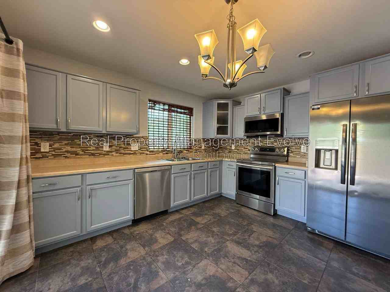 2514 E Boston St - Photo 7 of 28