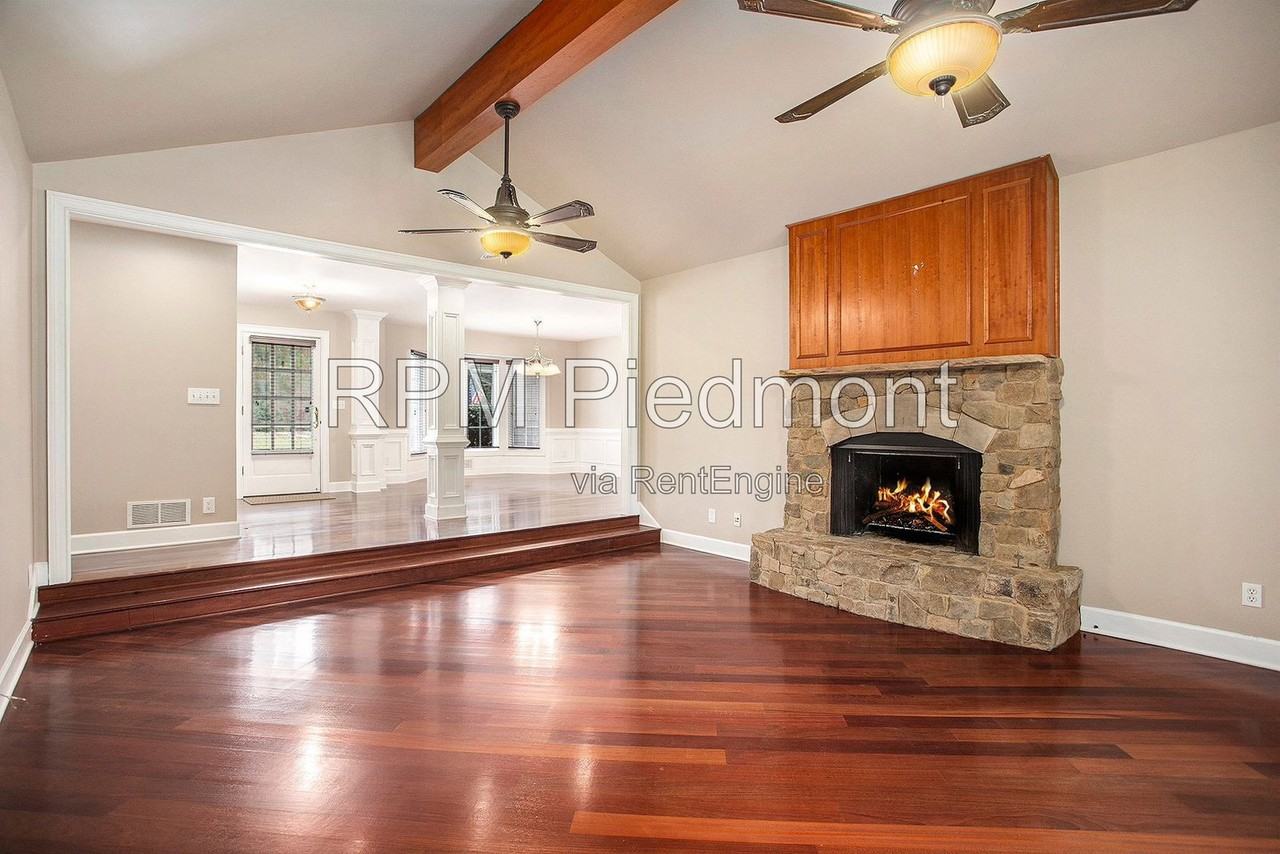 630 Pine Point Trce - Photo 2 of 34