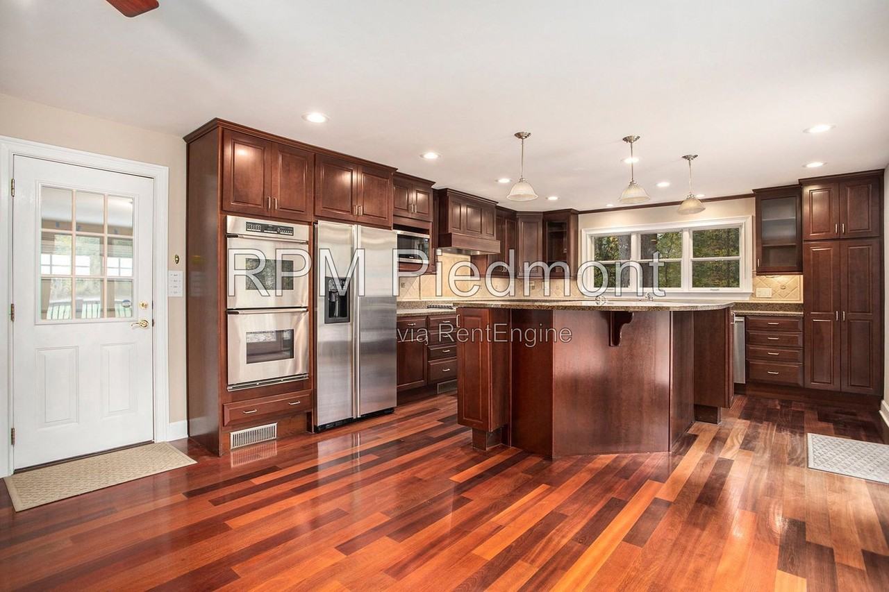 630 Pine Point Trce - Photo 3 of 34