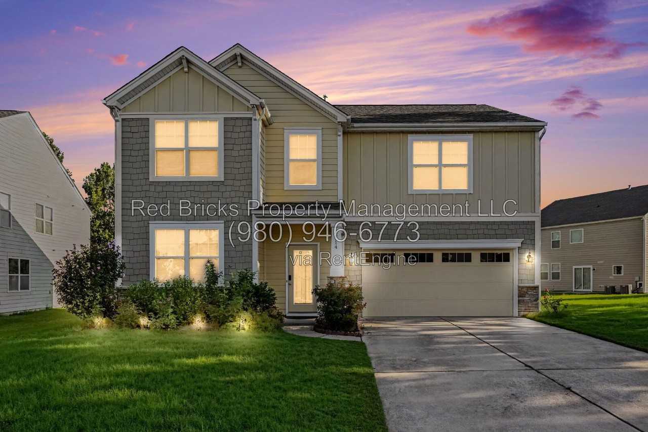 2714 Aldergrove Rd - Photo 2 of 31