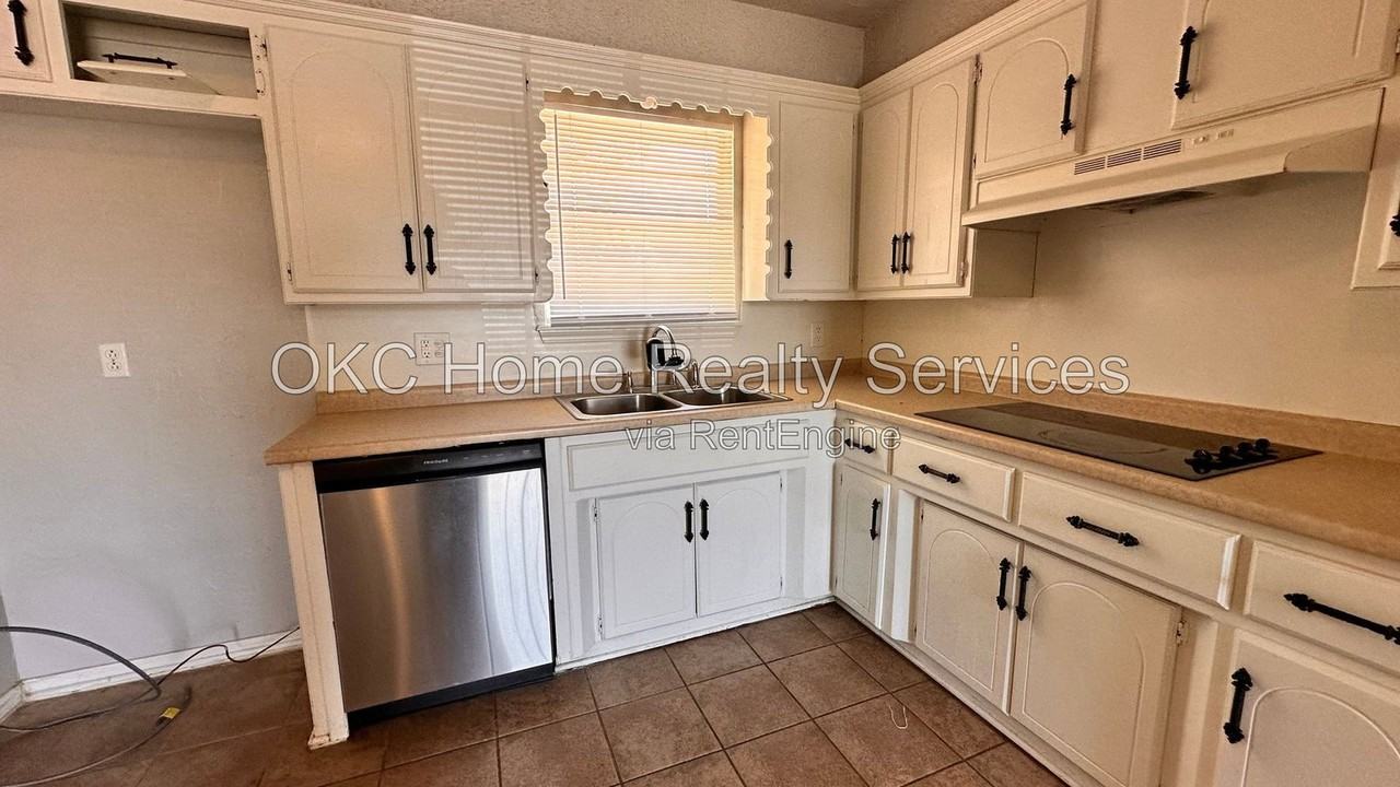 8417 S Villa Ave - Photo 6 of 18